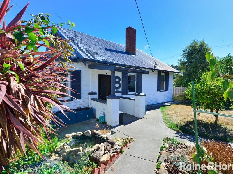 8 Loatta Road, Lindisfarne, Tas 7015 House for Sale