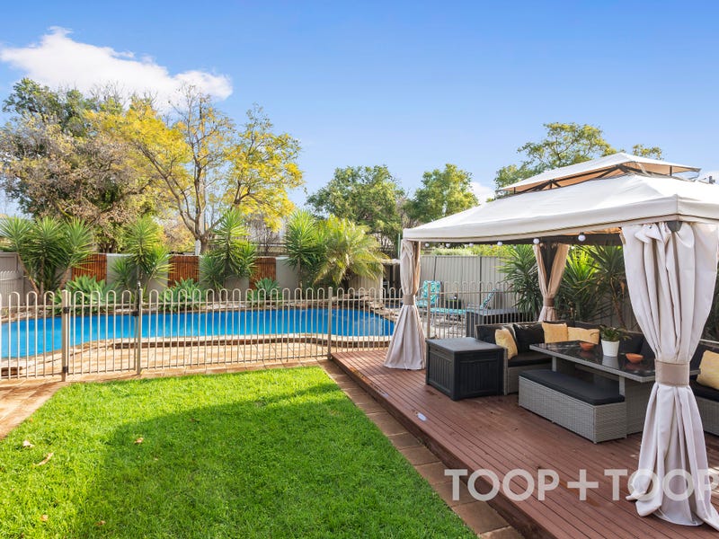 4 Bedroom Houses for Sale in