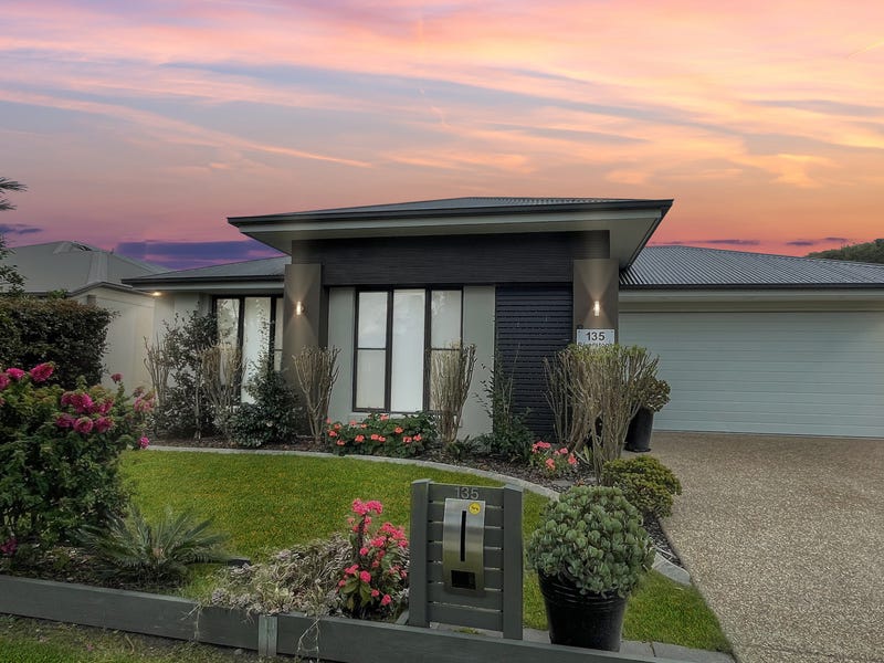 135 Riverstone Crossing, Maudsland, Qld 4210 Property Details