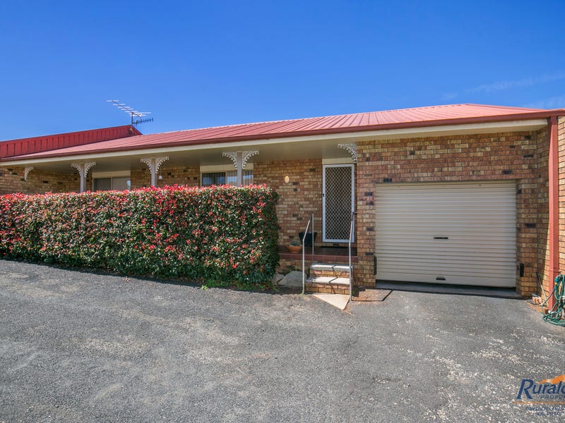 2/23 Balblair Street, Guyra, NSW 2365