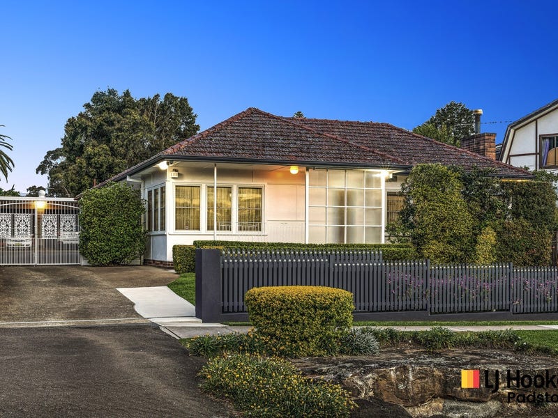 619 Henry Lawson Drive, East Hills, NSW 2213