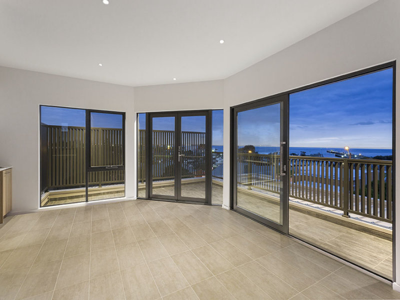 1/217 Beach Rd, Mordialloc, Vic 3195 Property Details