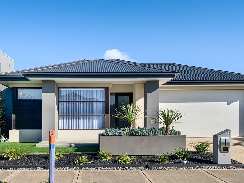11 Murphy Street, Clyde North, VIC 3978