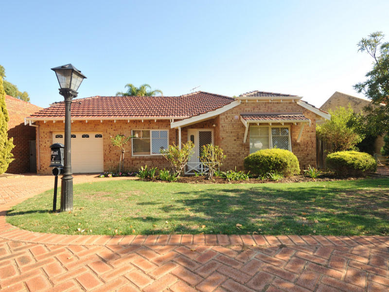 7 Earls Court, Mount Claremont, WA 6010