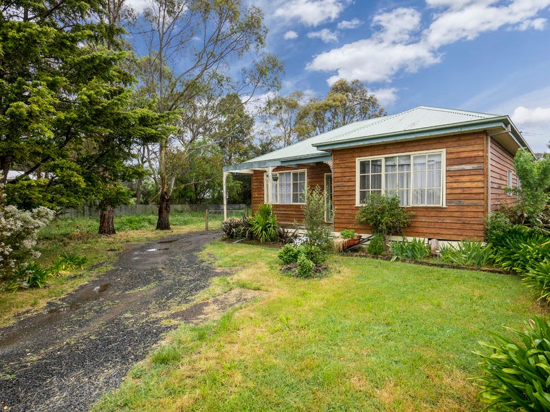 3 Steiglitz Street, Ballan, Vic 3342 Property Details