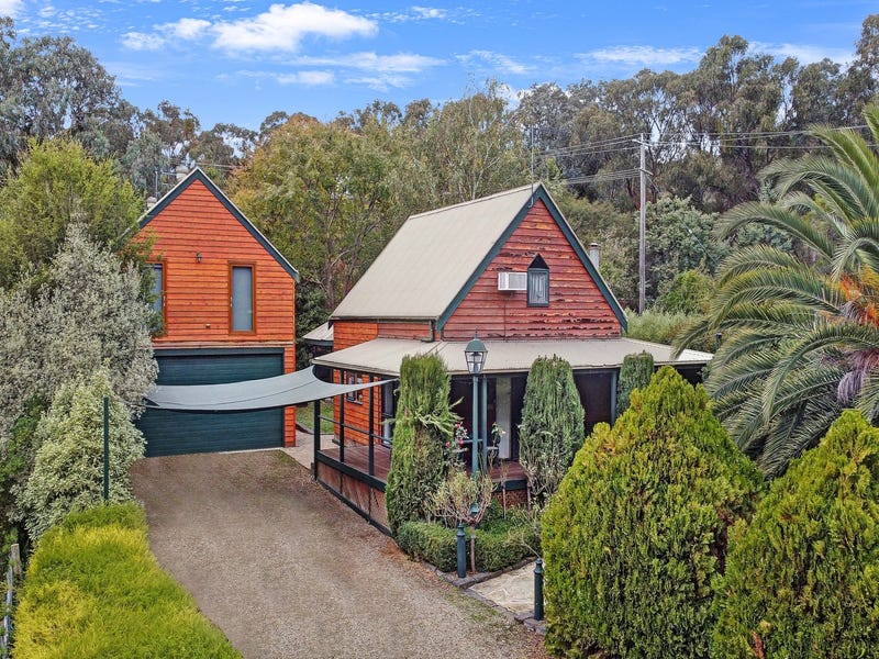 4 Road, Howqua Inlet, VIC 3723