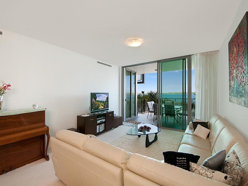 26104 Ephraim Island Parade, Paradise Point, QLD 4216