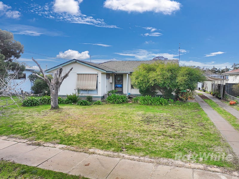 10 Montgomery Street, Echuca, Vic 3564 House for Sale