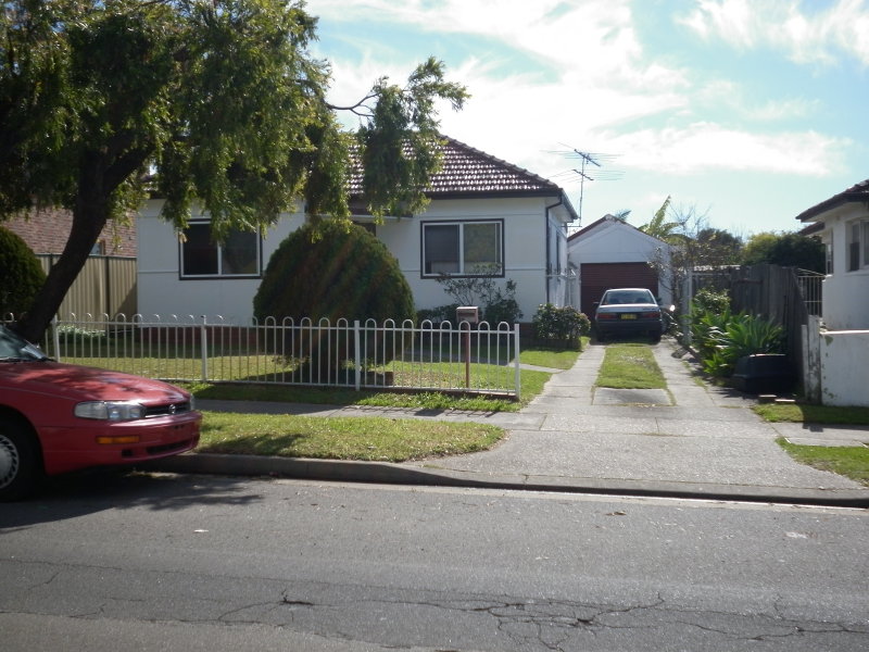 32 HOSKINS AVENUE, Bankstown, NSW 2200 Property Details