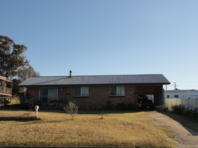 45 Leslie Parade, Stanthorpe, Qld 4380 Property Details