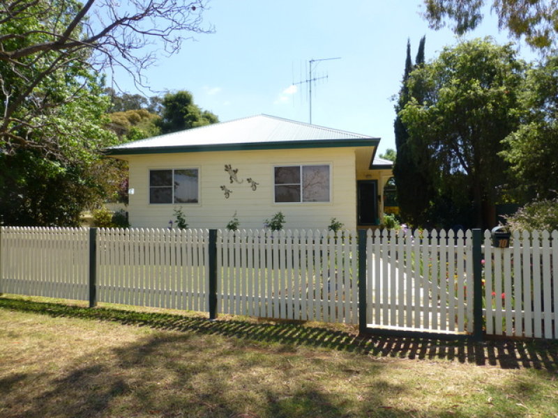 10 Orange Street, Parkes, NSW 2870