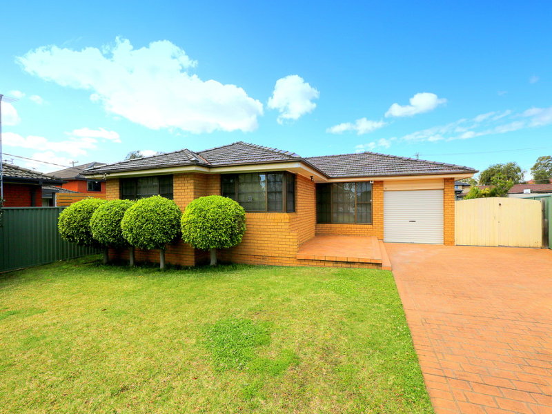 7 Kurrajong Avenue, Hall, NSW 2198