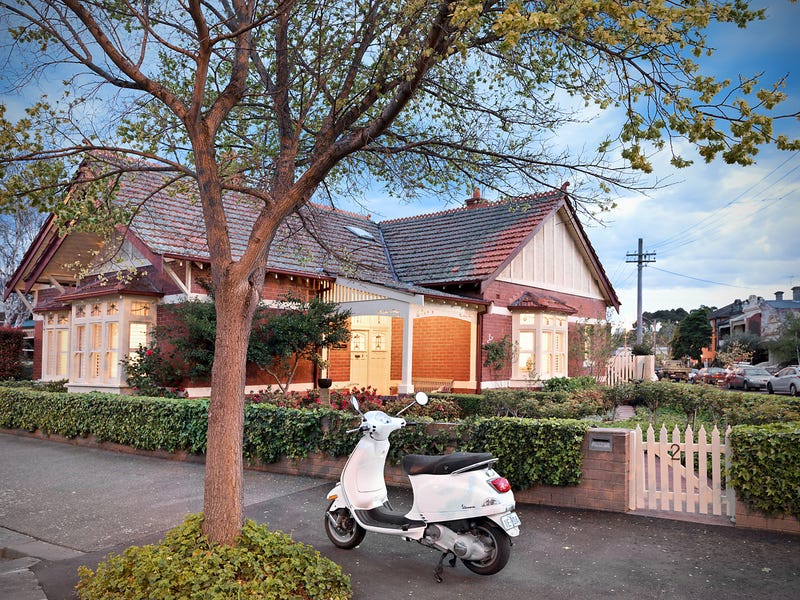 2 Bowen Cres, Princes Hill, VIC 3054