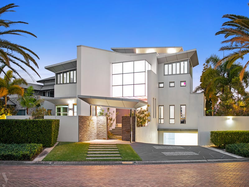 Houses for Sale in Sovereign Islands, QLD 4216