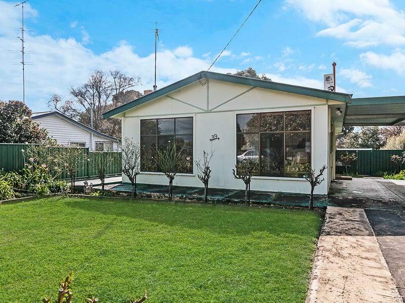 39 McMillan Street, Hamilton, Vic 3300 Property Details