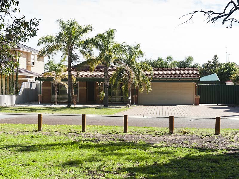 17 Wrotham Place, Marangaroo, WA 6064