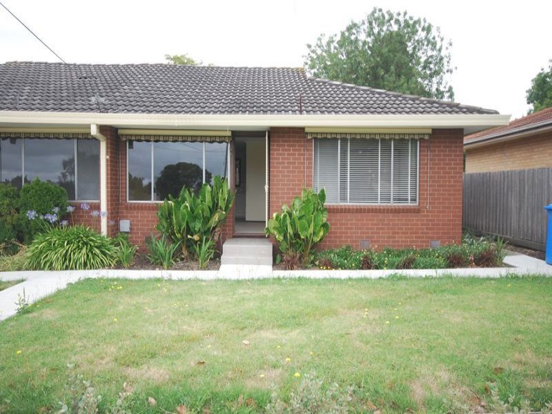 2/8 McLaren Avenue, Cranbourne, Vic 3977 Property Details