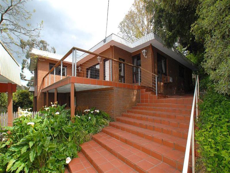 33 Belgrave Hallam Road, Belgrave, Vic 3160 Property Details