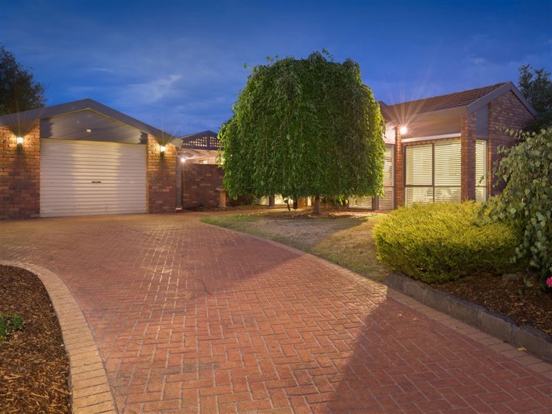 36 Bournevale Drive, Berwick, Vic 3806 Property Details