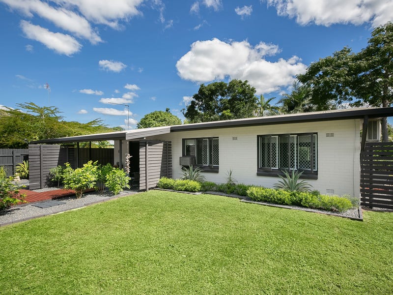 29 Oleander Street, Holloways Beach, Qld 4878 House for Sale