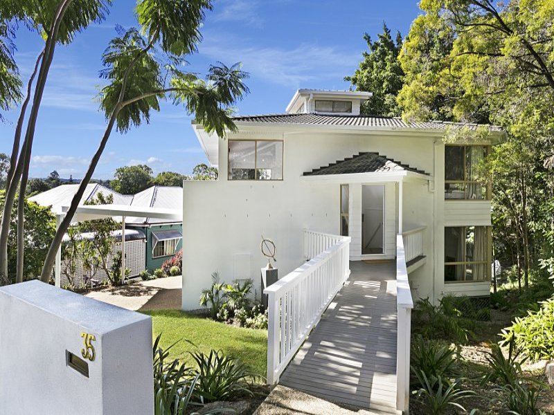 35 Rowena Street, Kenmore, QLD 4069