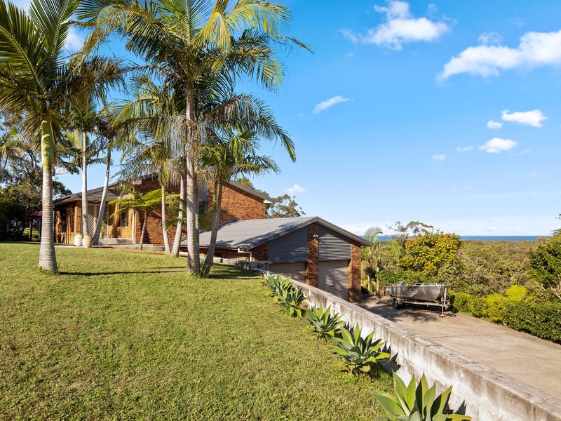 17 Emerald Heights Drive, Emerald Beach, NSW 2456