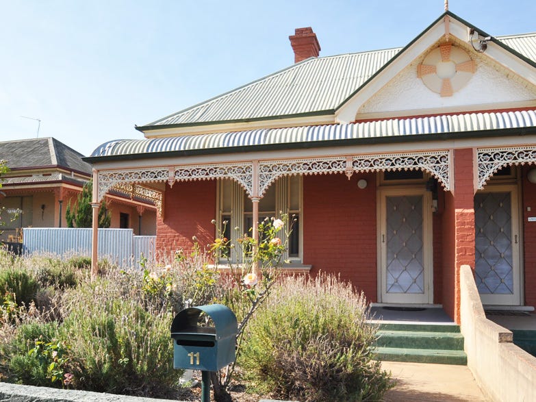 11 Dalley Street, Junee, NSW 2663 House for Rent