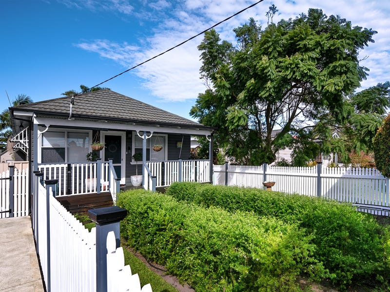 22 Docker Street, Marks Point, NSW 2280