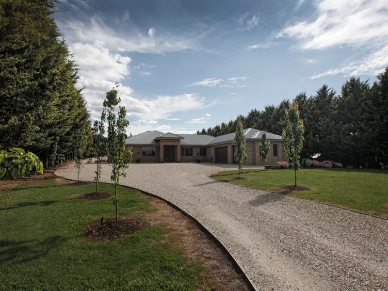 47 Stuart Drive, Woodend, Vic 3442 Property Details