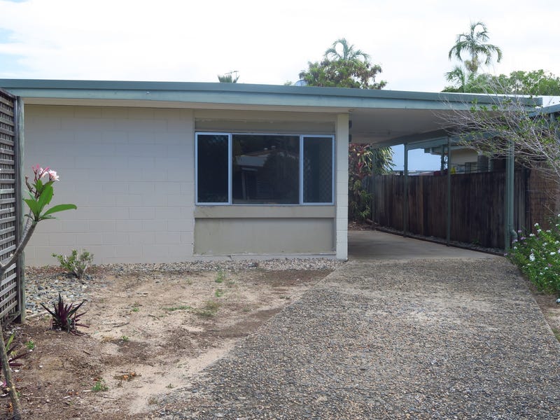 2/57 Bamboo Street, Holloways Beach, QLD 4878