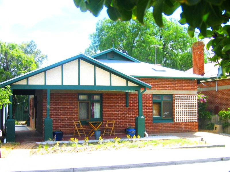 18 Wells Street, Stepney, SA 5069 Property Details