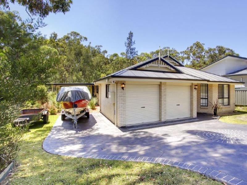 12 Illawong Road, Summerland Point, NSW 2259