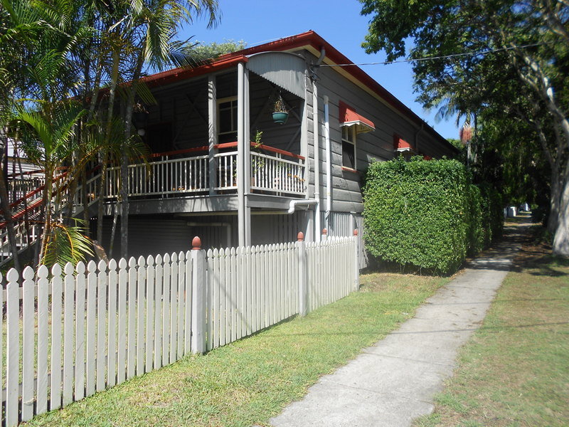 90 Riding Road, Hawthorne, Qld 4171 Property Details