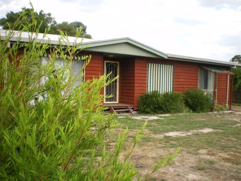 Property 104636476, Glengarry, Vic 3854 Property Details