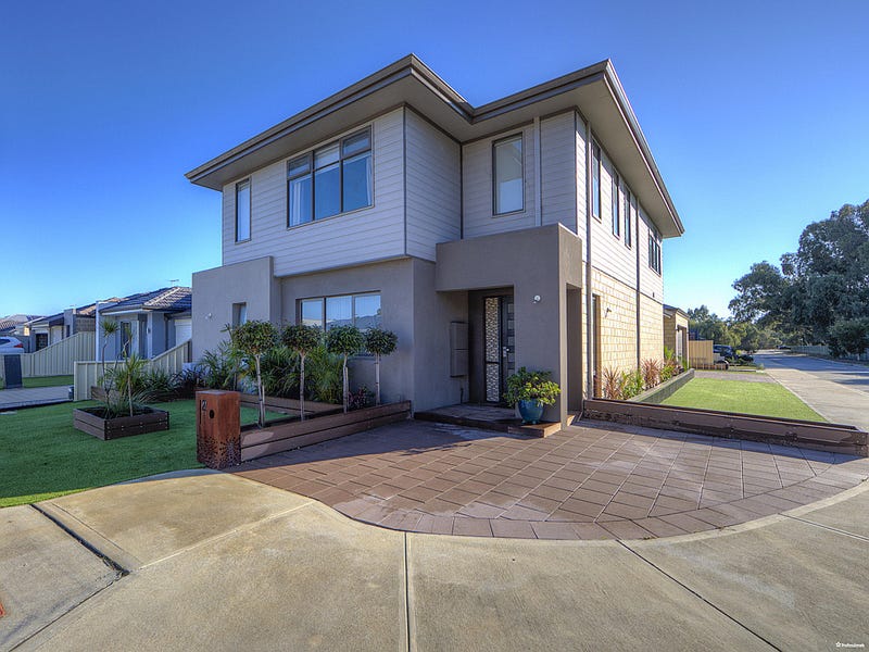 2 Nagal Way, Wattle Grove, WA 6107