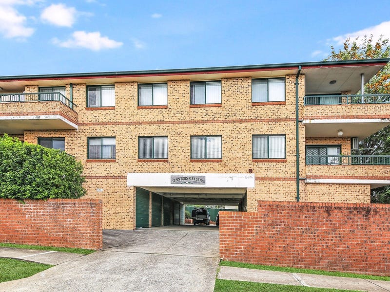 2/61 Tennyson Road, Greenacre, NSW 2190 Property Details