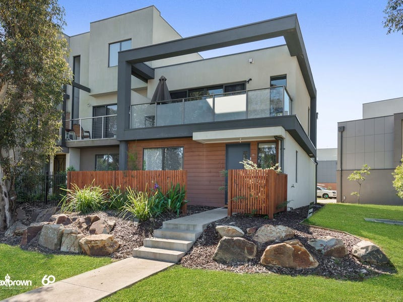 25 Lithgow Way, Mooroolbark, Vic 3138 Property Details