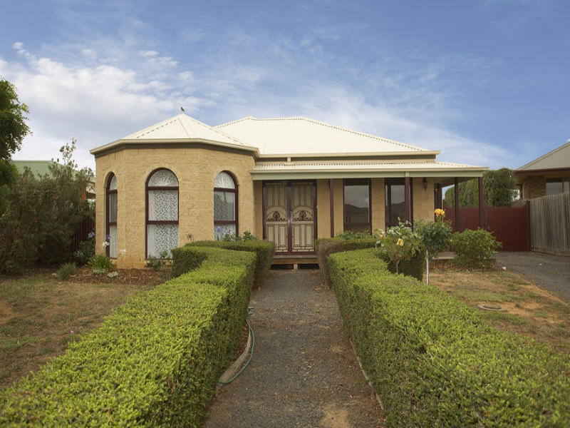 35 Hopetoun Road, Werribee, Vic 3030 Property Details