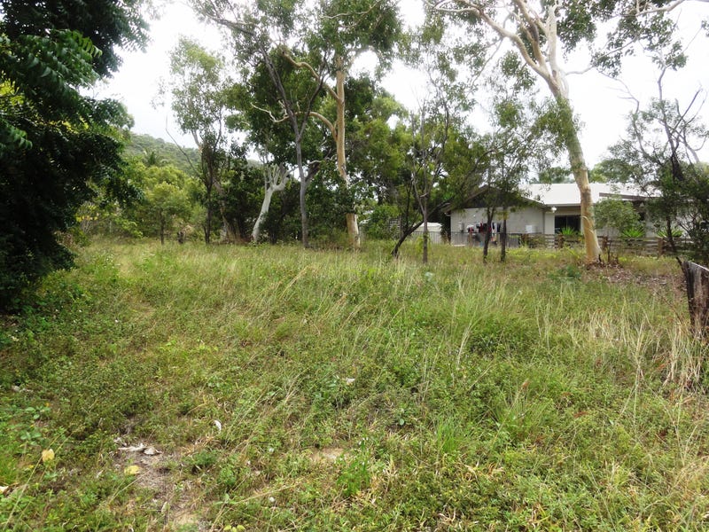 8 Saddleback Road, Hideaway Bay, QLD 4800