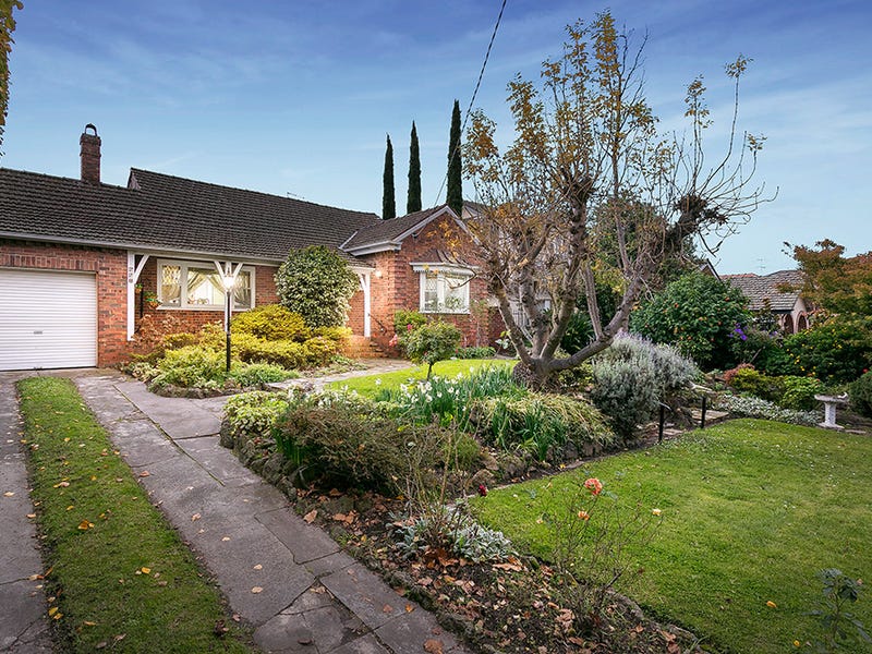 228 Woodland Street, Strathmore, VIC 3041