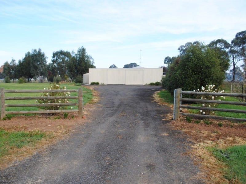 12 Church Street, Carisbrook, VIC 3464