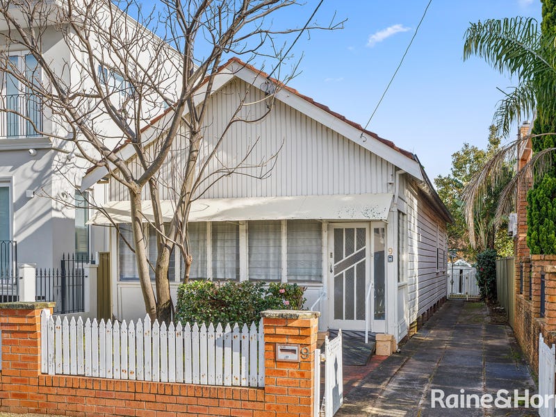 9 Brighton Avenue, BrightonLeSands, NSW 2216 Property Details