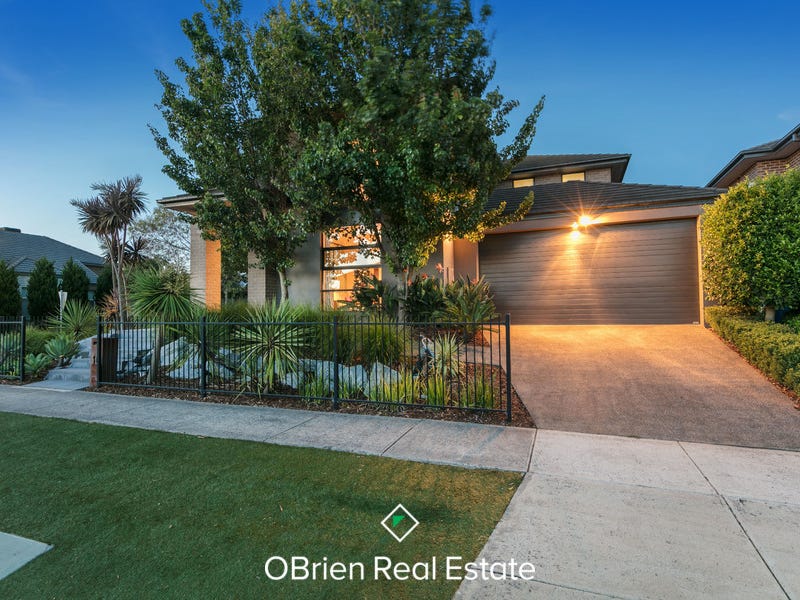 16 Chase Boulevard, Berwick, VIC 3806