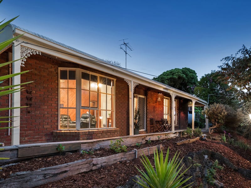 21 Highmont Drive, Belmont, Vic 3216 Property Details