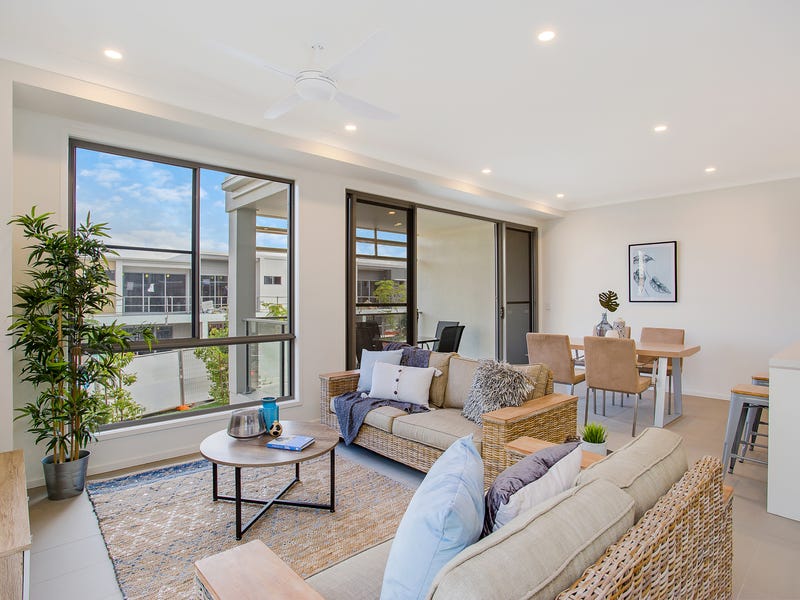 7018 Panorama Drive, Carrara, Qld 4211 Property Details