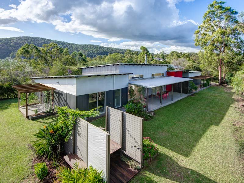 4 Tallowood Drive, Pullenvale, QLD 4069