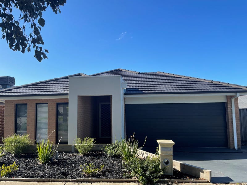 32 Peterborough Drive, Doreen, VIC 3754