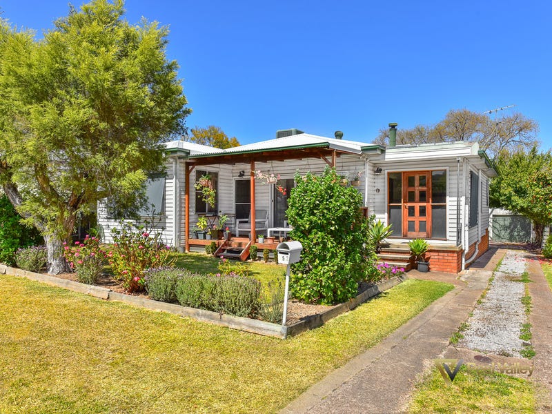 153 Piper Street East, Tamworth, NSW 2340 Property Details