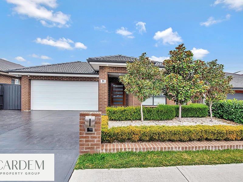 94 Pioneer Drive, Carnes Hill, NSW 2171 94 Pioneer Drive, Carnes Hill, NSW 2171