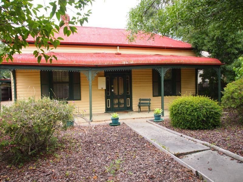 33 Mitchell Street, Bairnsdale, Vic 3875 Property Details